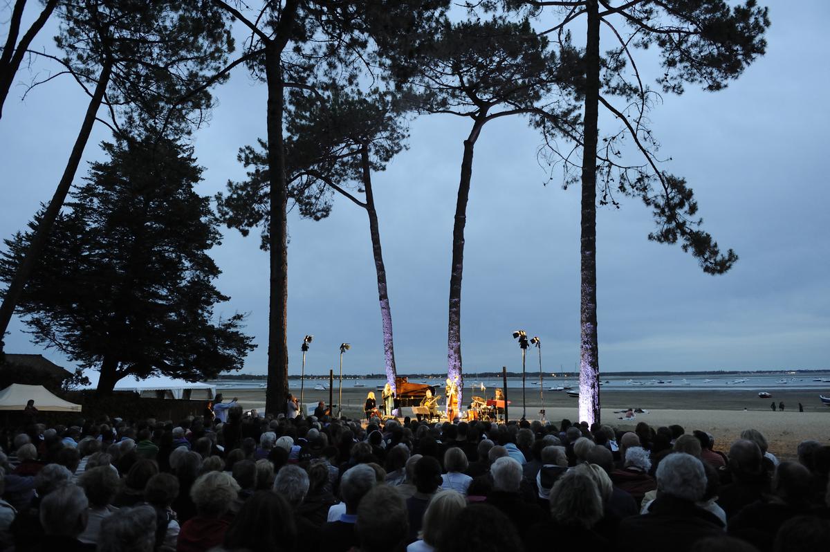 cap ferret festival